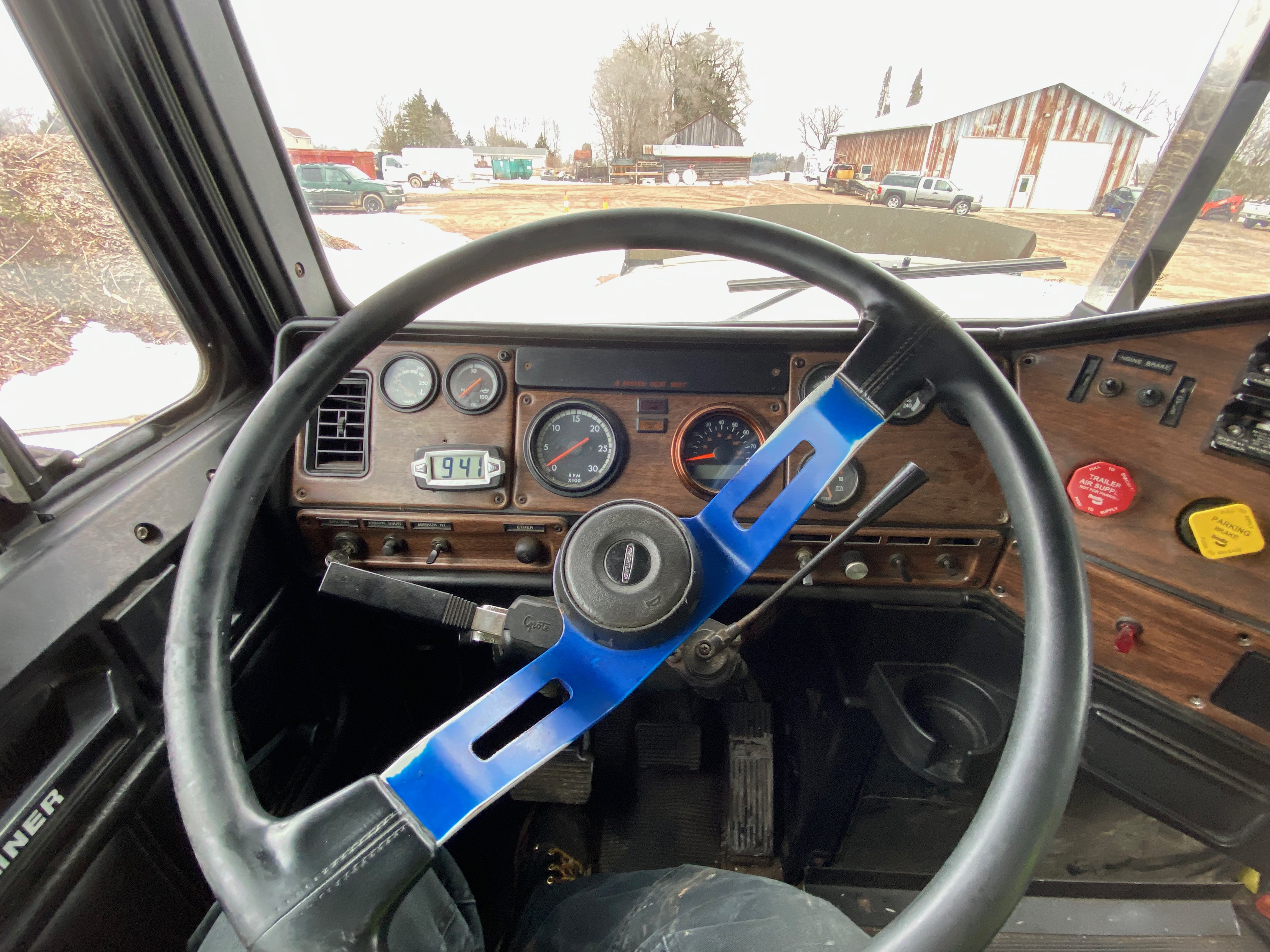 1996 FREIGHTLINER FLD120 - Image 11